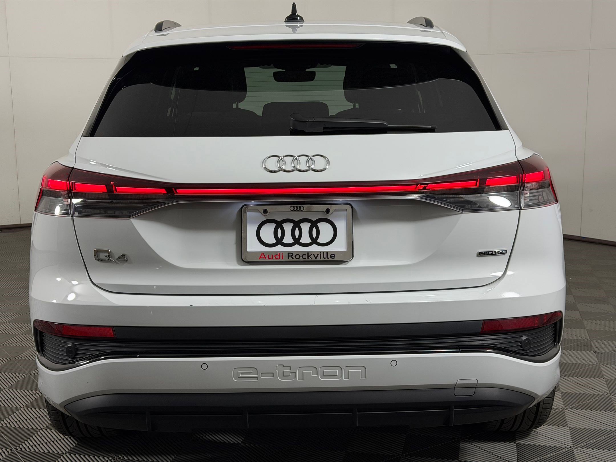 Used 2024 Audi Q4 e-tron Premium w/ Convenience Package AWD/4WD image 10