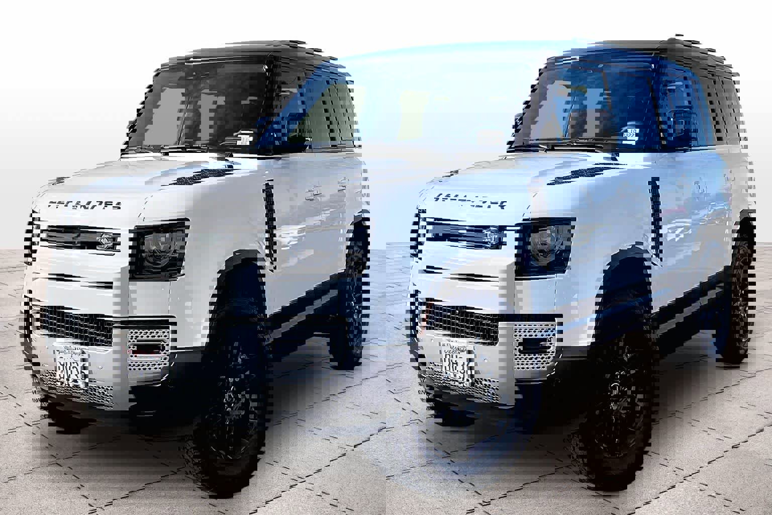 Used 2025 Land Rover Defender 110 S image 1