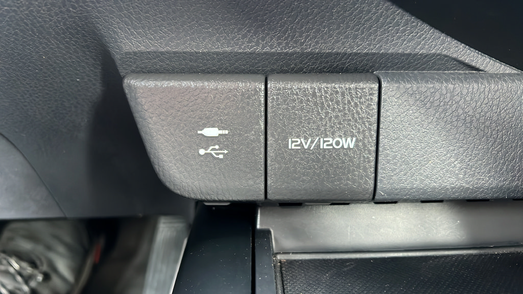 Used 2019 Toyota Camry SE w/ Convenience Package FWD image 23