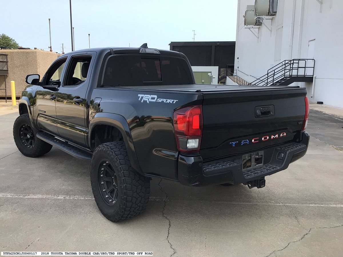 Used 2018 Toyota Tacoma TRD Sport w/ Technology Package RWD image 6