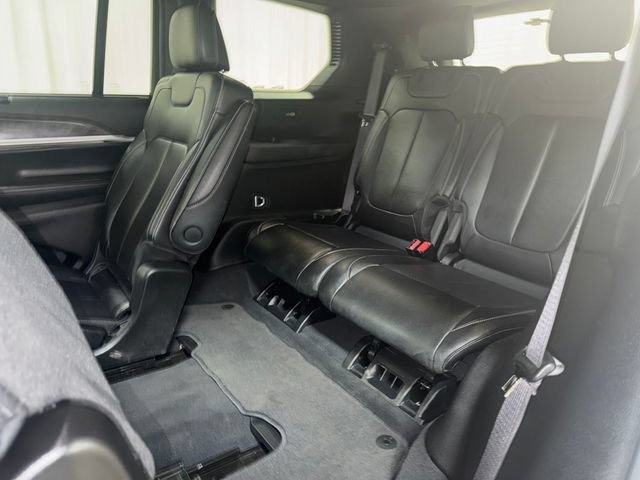 Used 2024 Jeep Grand Cherokee L Limited w/ Luxury Tech Group II AWD/4WD image 36