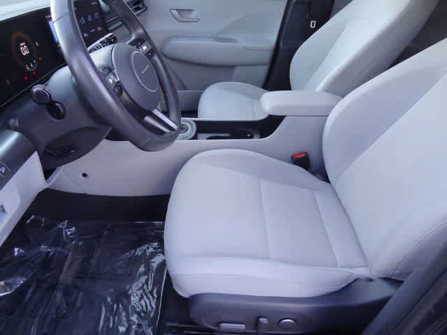 Used 2024 Hyundai Kona SEL AWD/4WD image 6