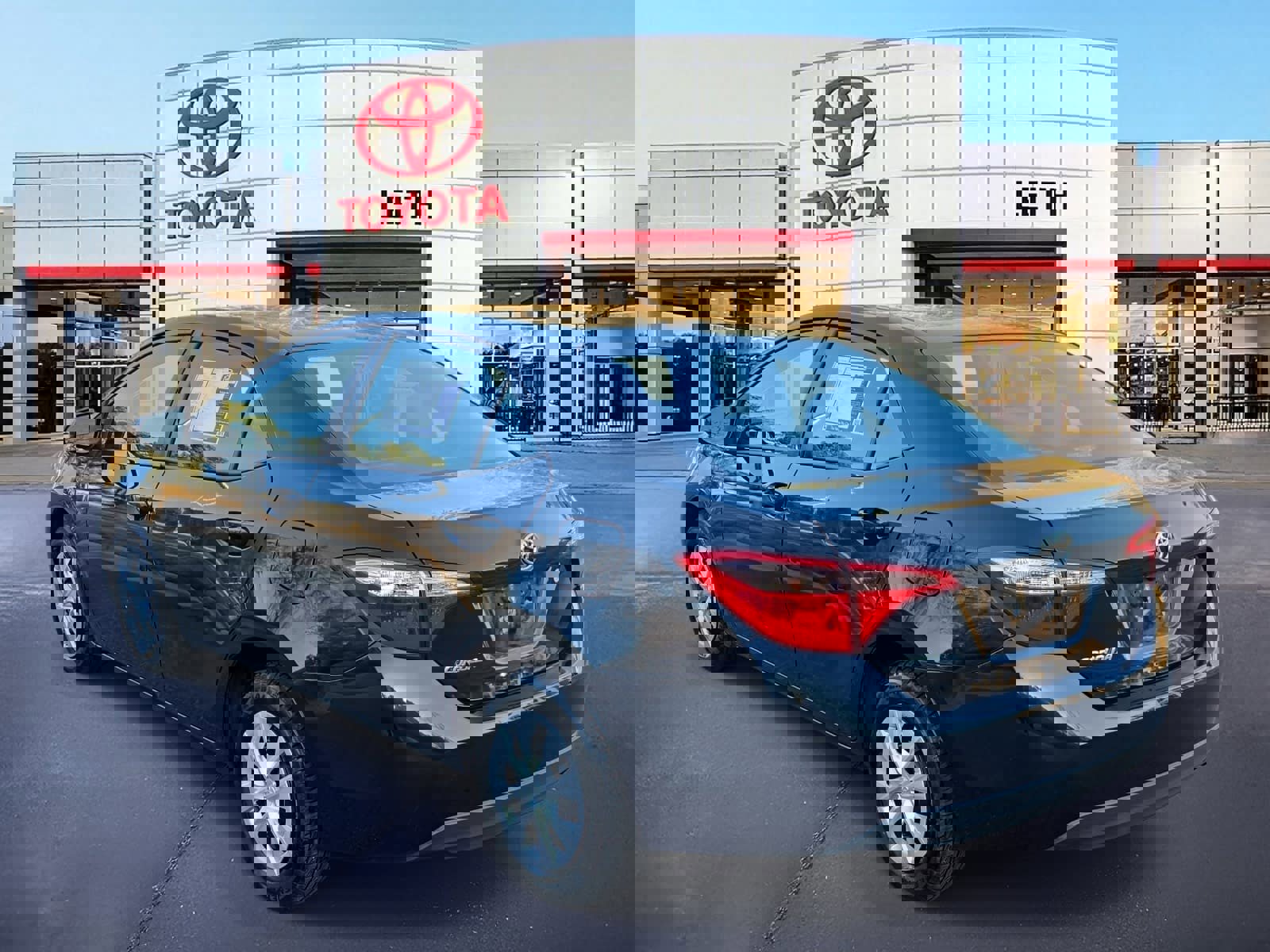 Used 2019 Toyota Corolla LE image 7