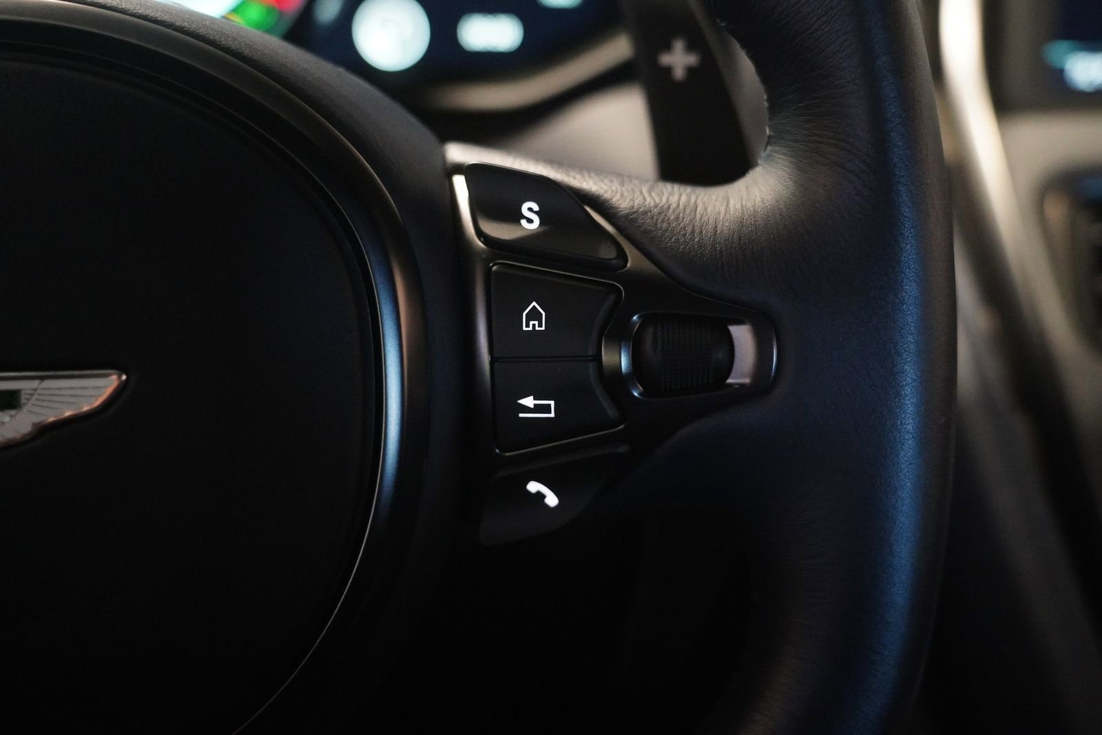 Used 2021 Aston Martin DBS Superleggera RWD image 19