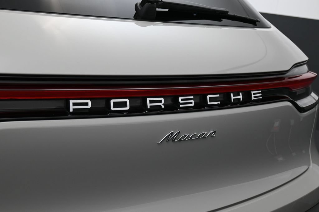 Certified 2023 Porsche Macan Turbo AWD/4WD image 14