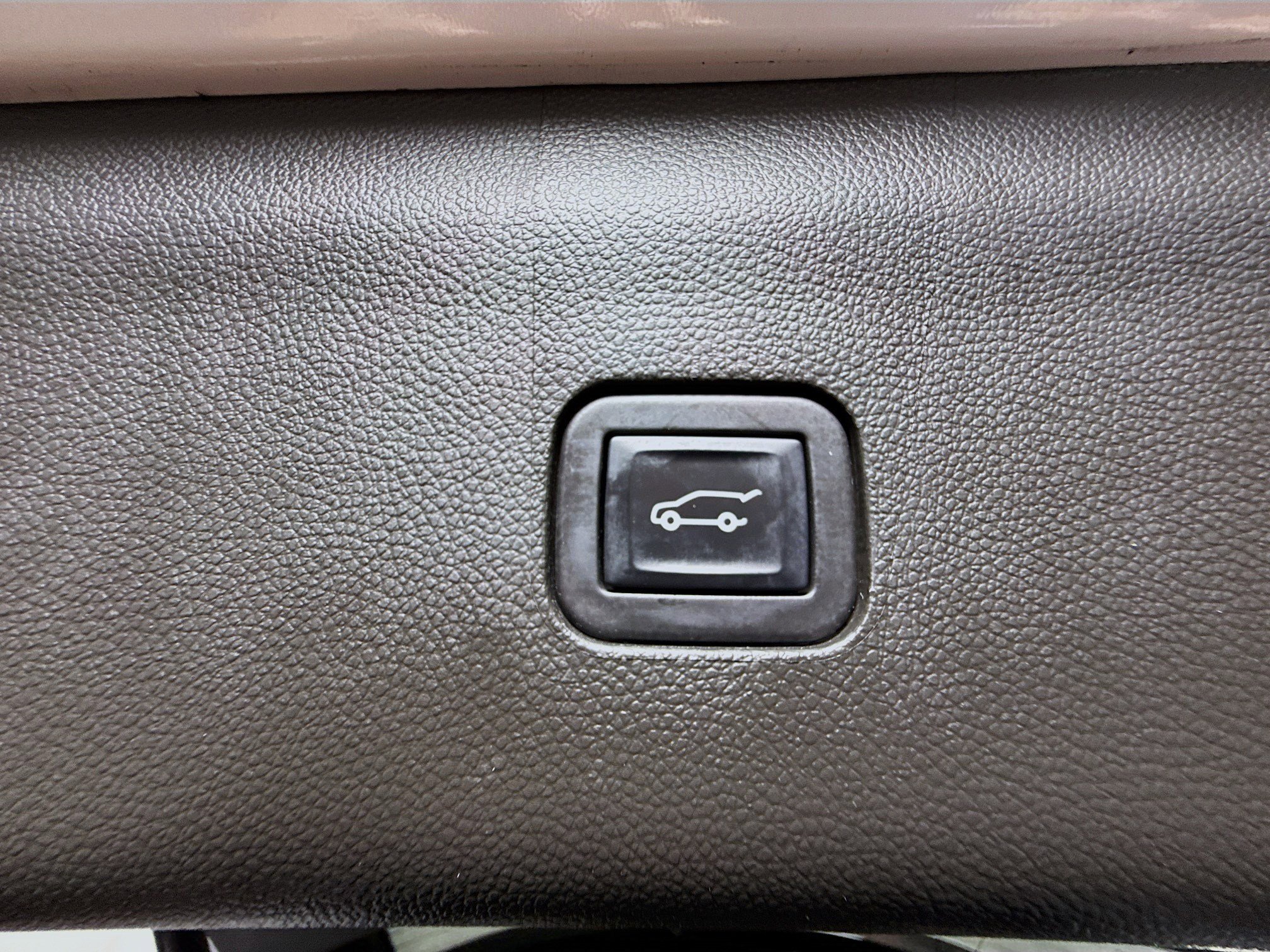 Used 2023 Buick Enclave Essence FWD image 44