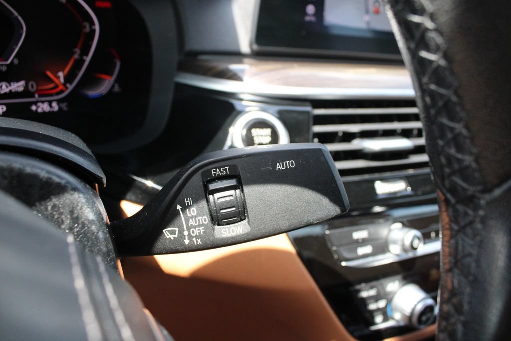 Used 2020 BMW 530i xDrive w/ Premium Package AWD/4WD image 14