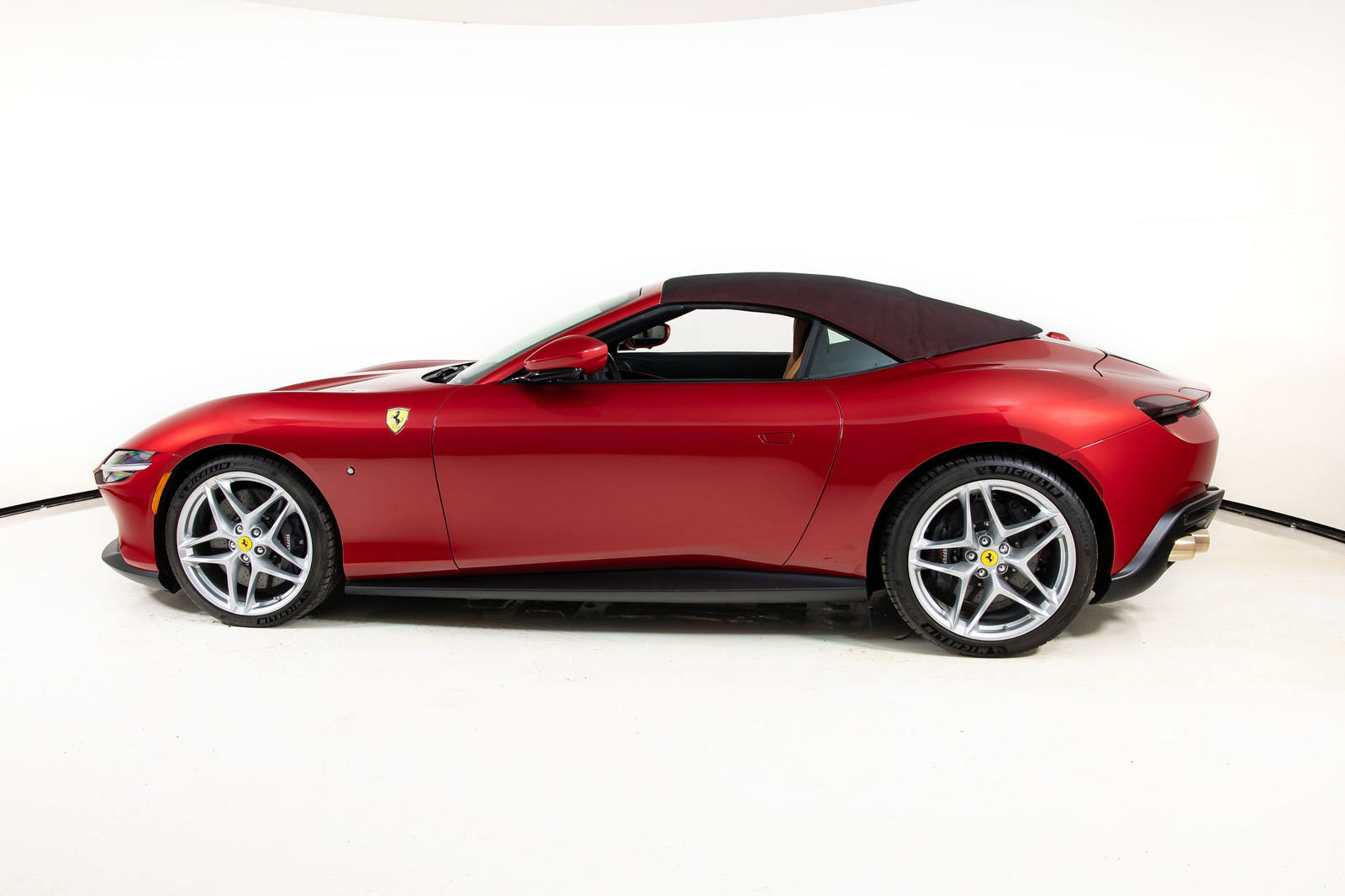Certified 2025 Ferrari Roma Spider image 28