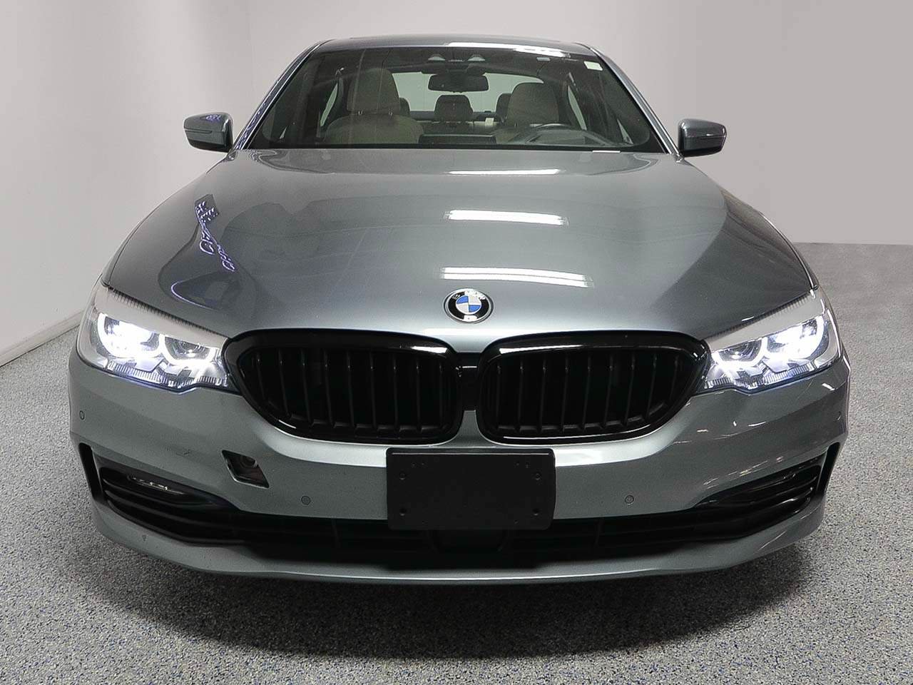 Used 2018 BMW 530e RWD image 2