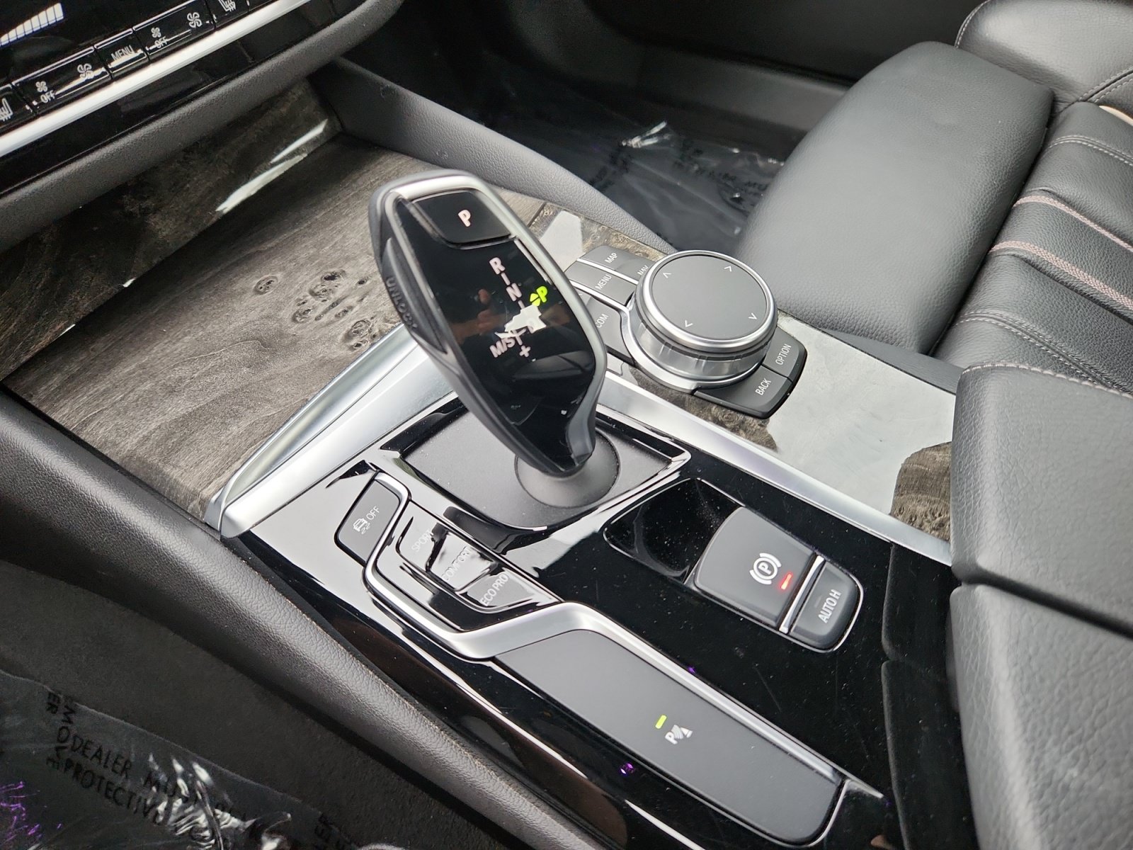 Used 2020 BMW 530i xDrive w/ M Sport Package AWD/4WD image 15