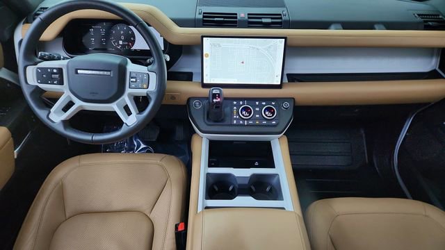 Used 2025 Land Rover Defender 90 X-Dynamic SE image 30