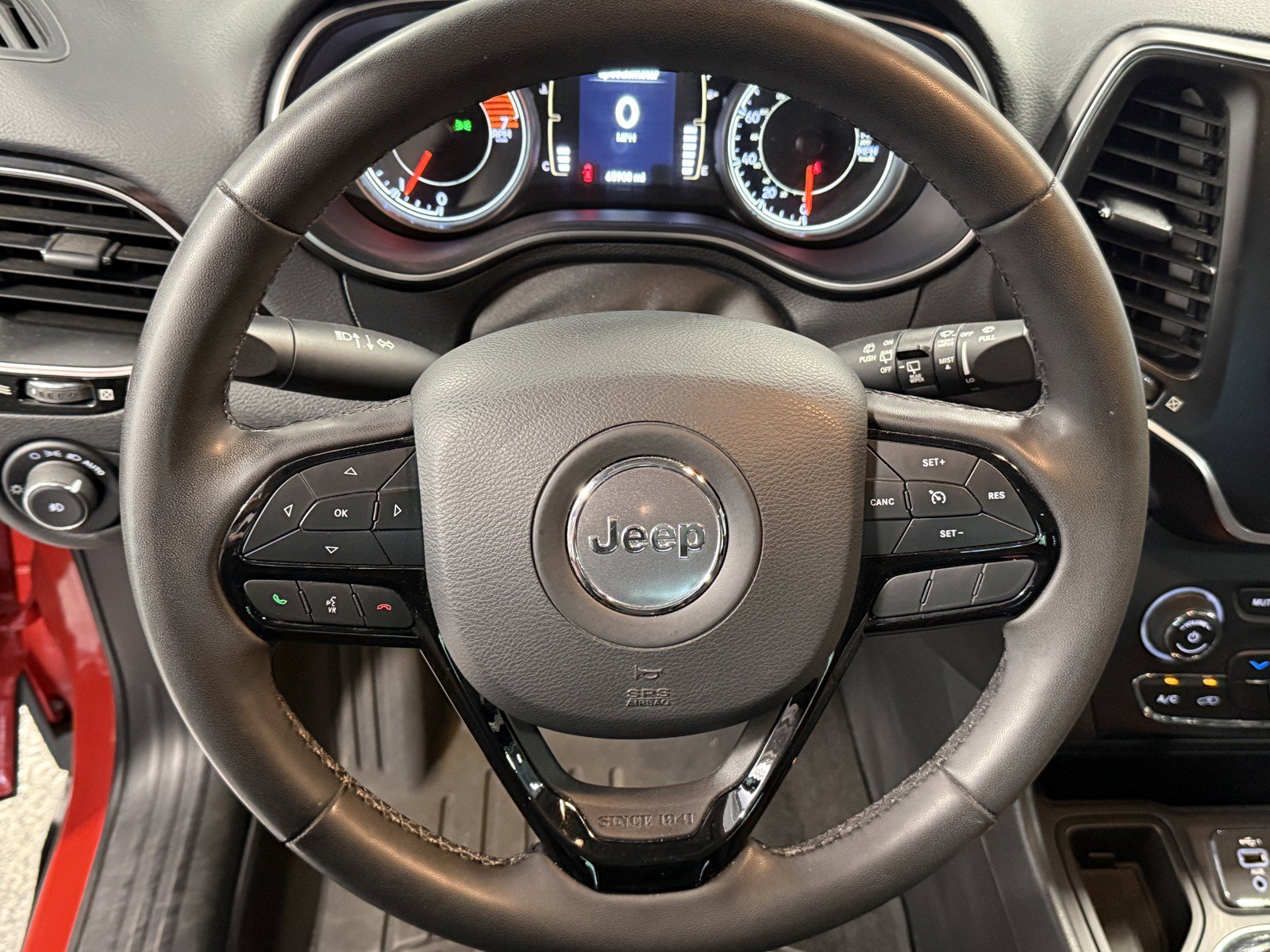Used 2021 Jeep Cherokee Latitude Plus FWD image 16