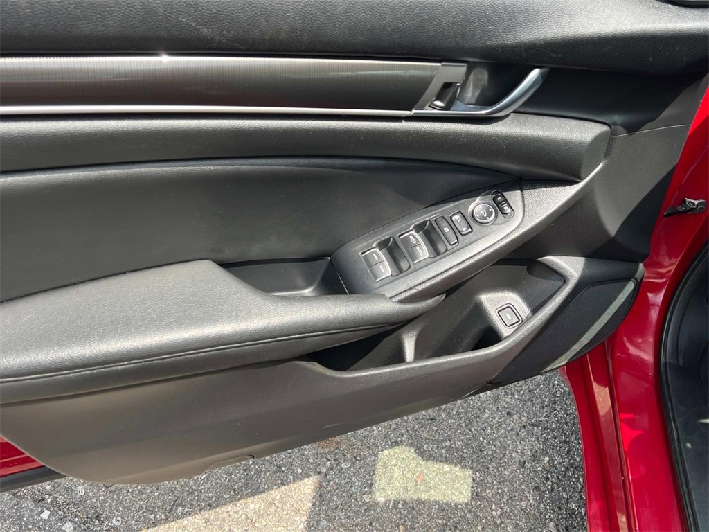 Used 2020 Honda Accord Sport image 11