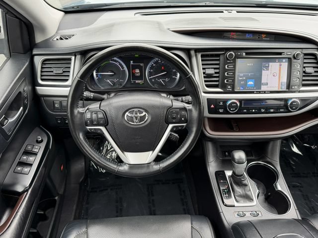 Used 2017 Toyota Highlander Limited Platinum AWD/4WD image 12
