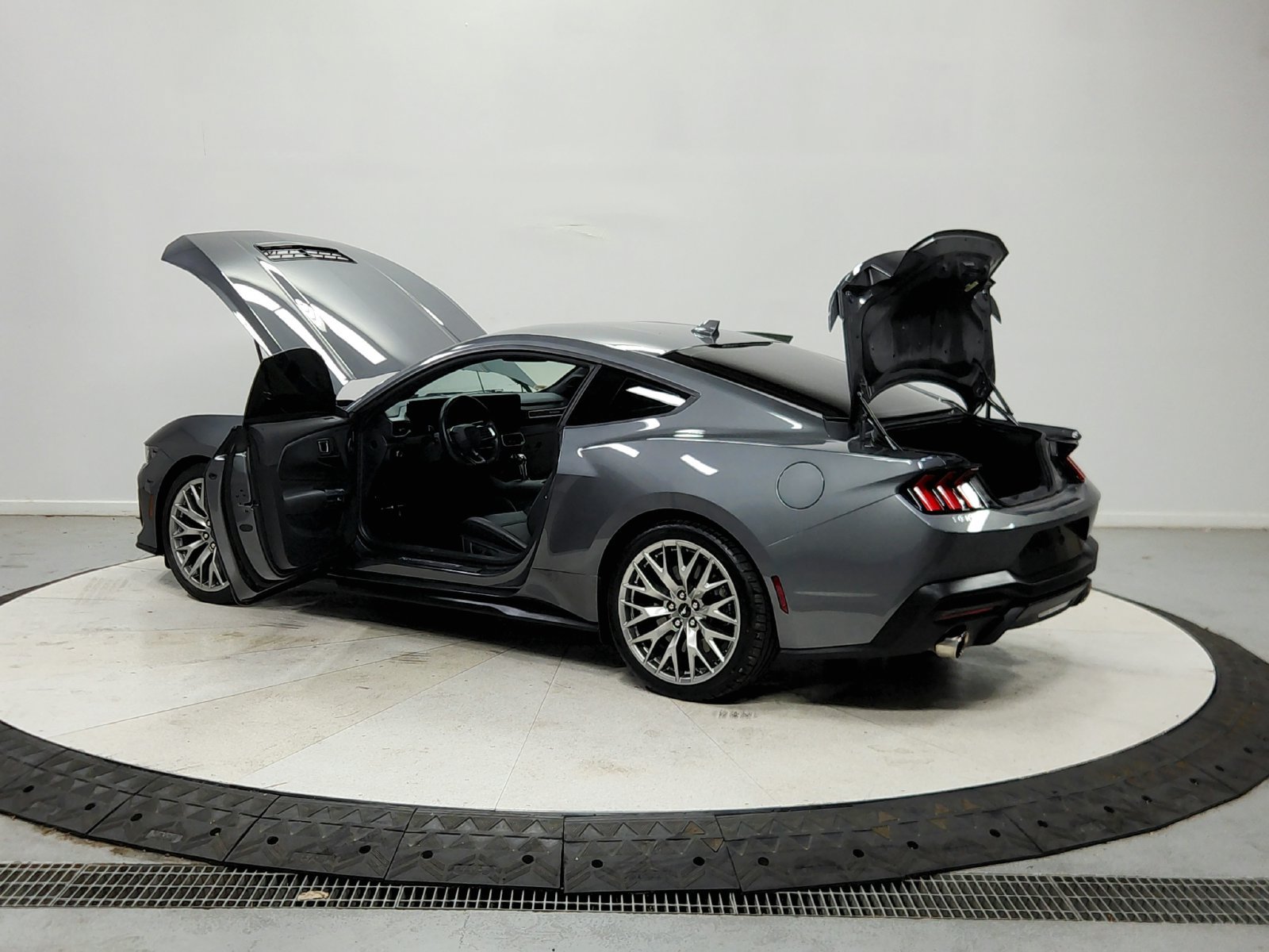 Used 2025 Ford Mustang GT Premium RWD image 14