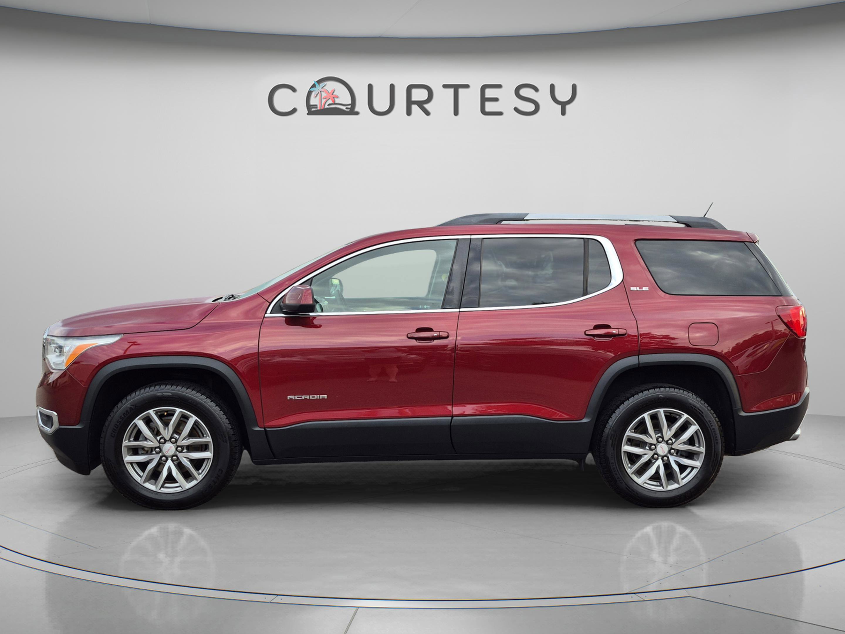 Used 2017 GMC Acadia SLE w/ Driver Alert Package I FWD image 2
