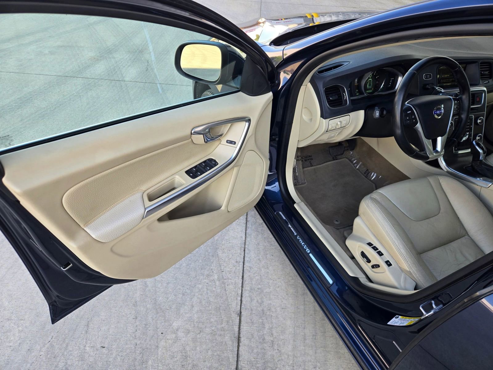 Used 2014 Volvo S60 T5 FWD image 10