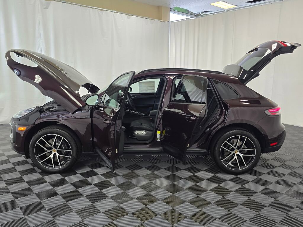 New 2025 Porsche Macan image 13