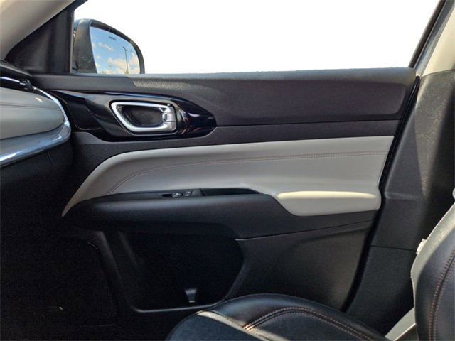 Used 2022 Jeep Compass Limited w/ Sun and Sound Group image 11