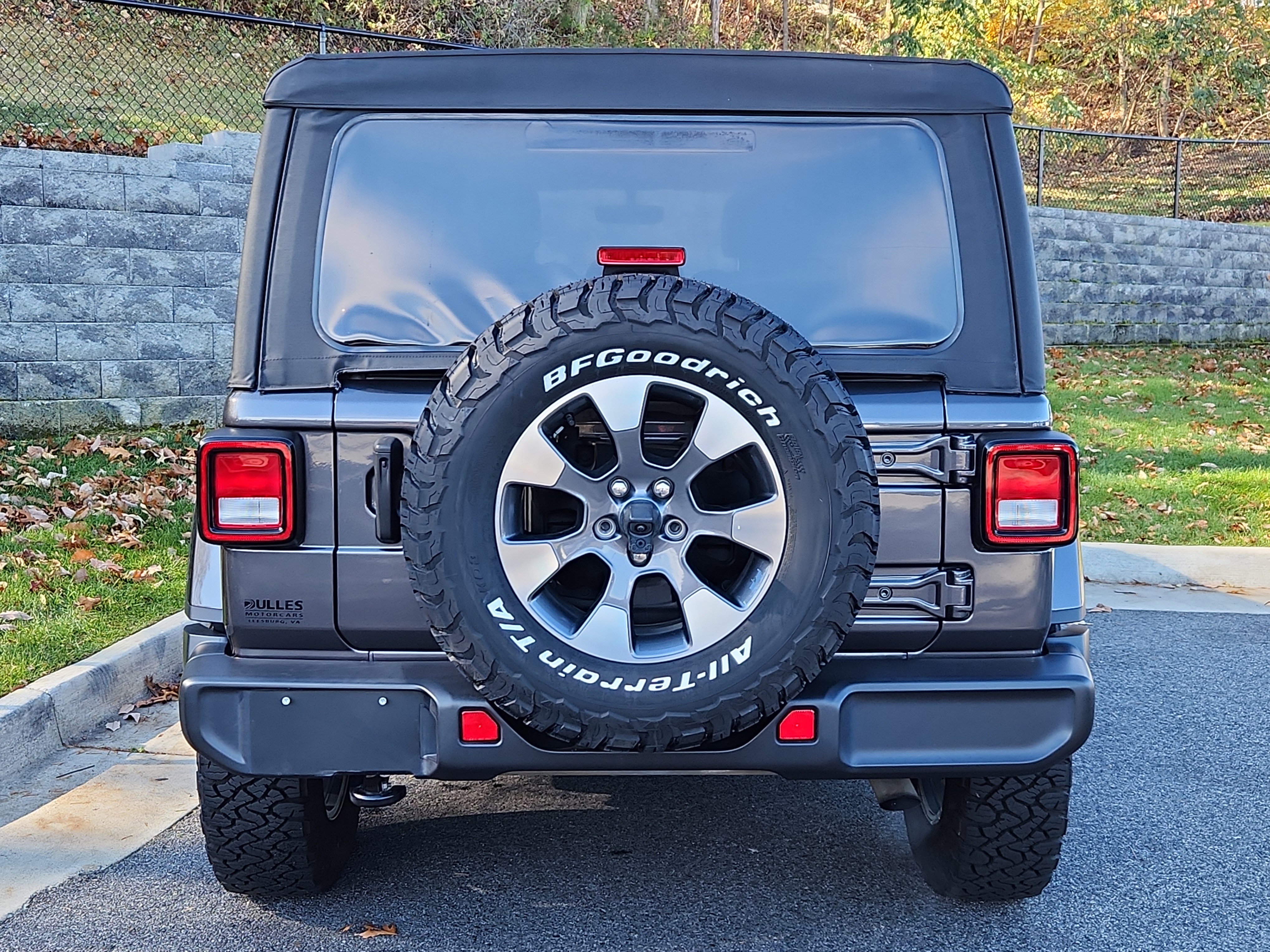 Used 2022 Jeep Wrangler Unlimited Sahara w/ Cold Weather Group image 7