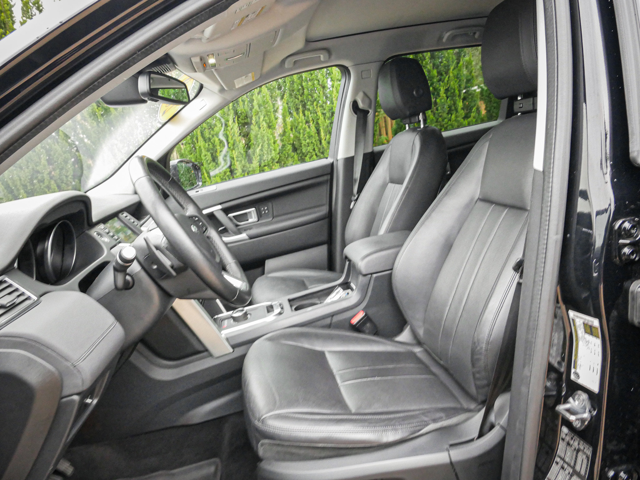 Used 2019 Land Rover Discovery Sport HSE image 16