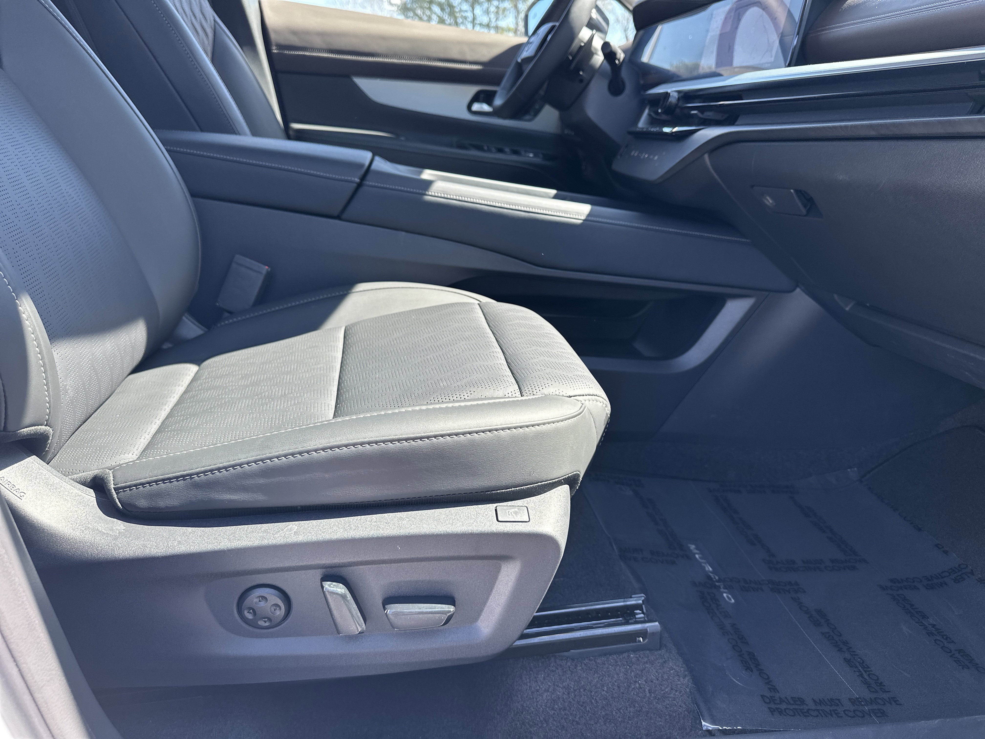 Used 2025 Nissan Murano Platinum w/ Cargo Package image 15