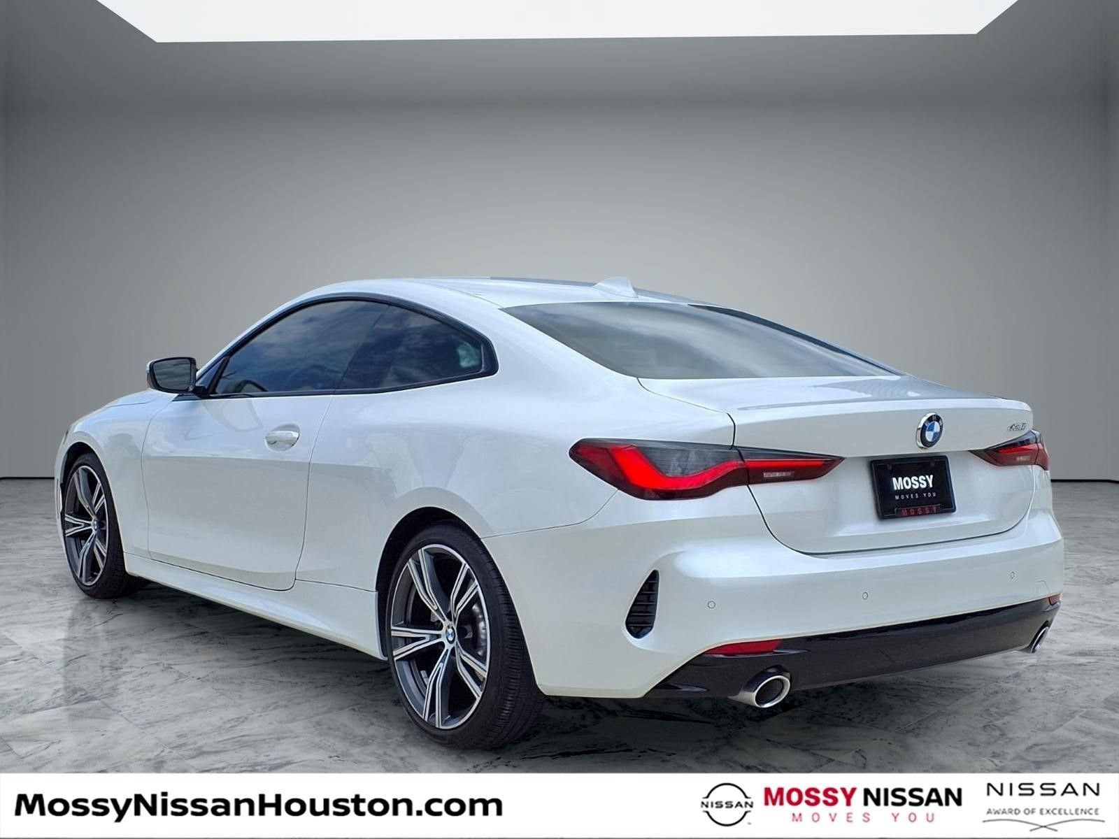 Used 2021 BMW 430i Coupe w/ Convenience Package RWD image 2