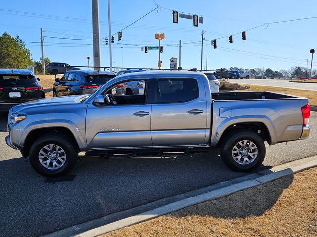 Used 2017 Toyota Tacoma SR5 w/ SR5 Appearance Package (SM) image 4