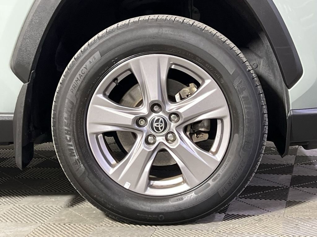 Used 2022 Toyota RAV4 XLE image 10