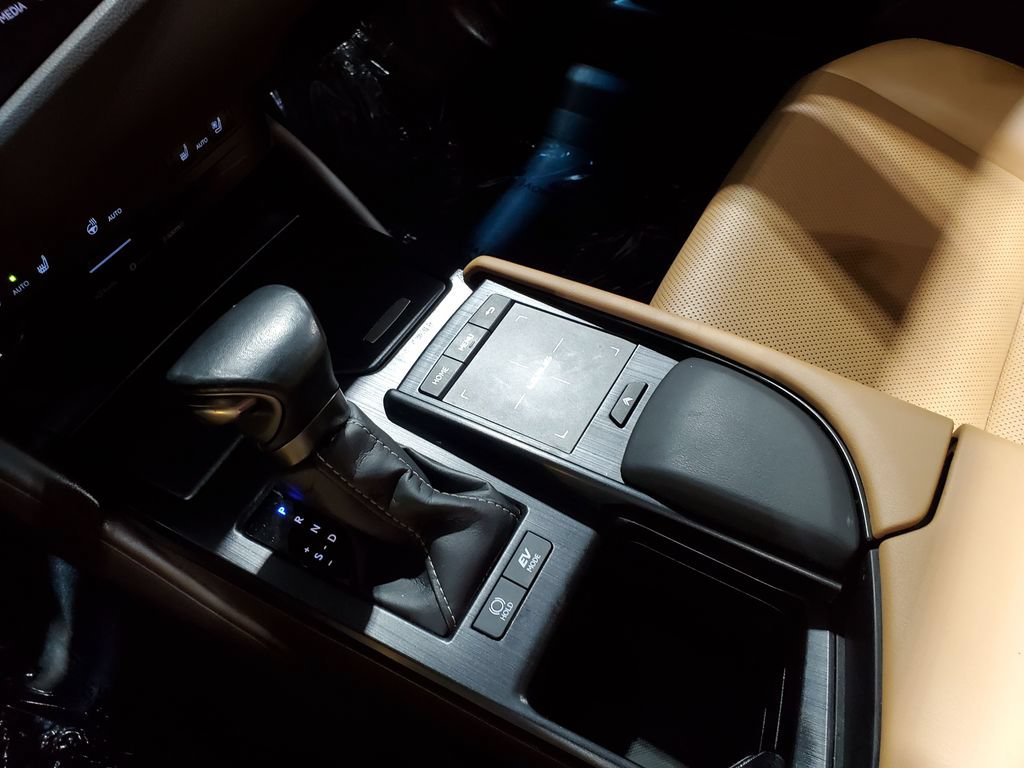 Used 2021 Lexus ES 300h w/ Premium Package FWD image 34