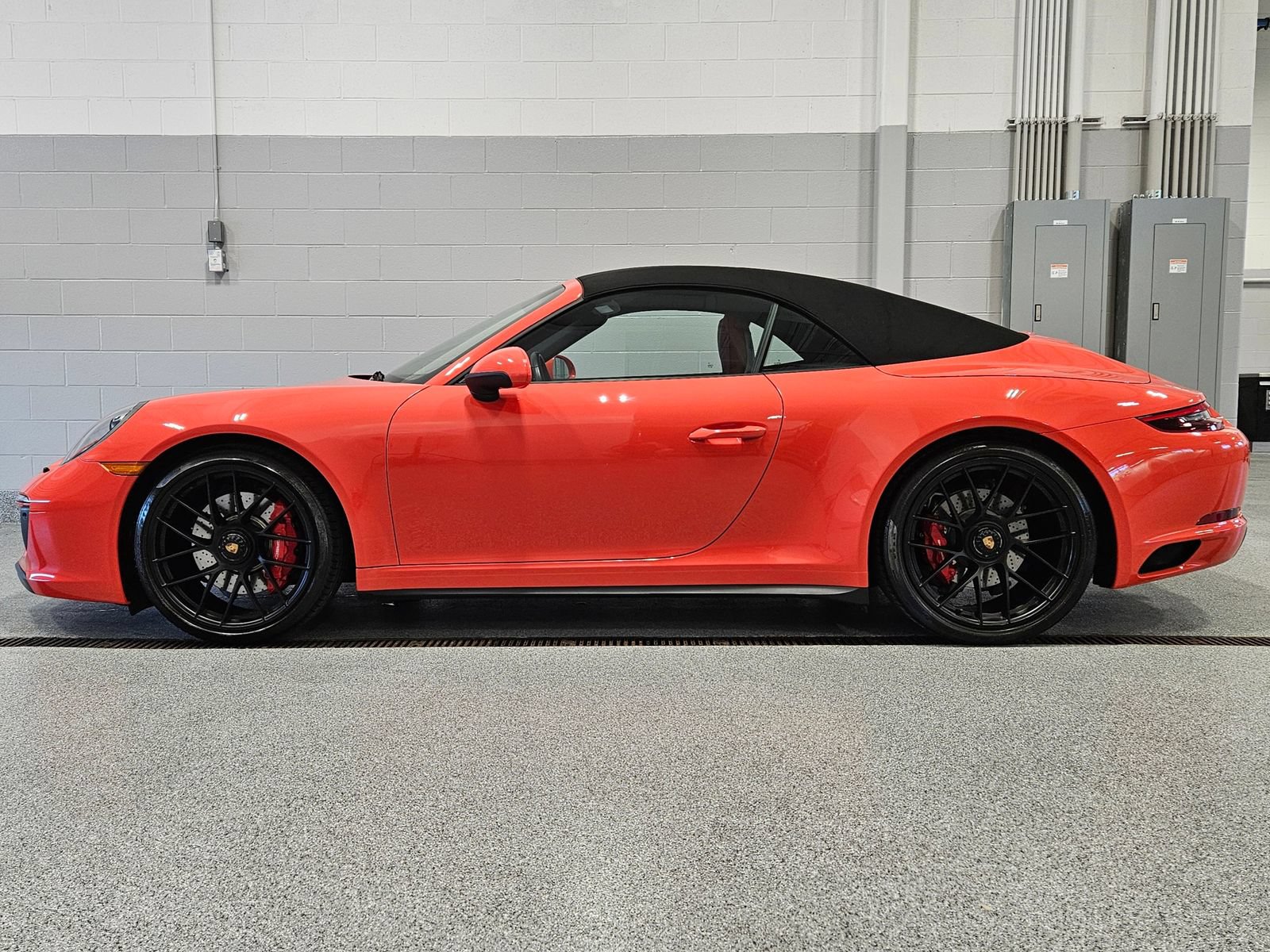 Used 2018 Porsche 911 Carrera GTS RWD image 7