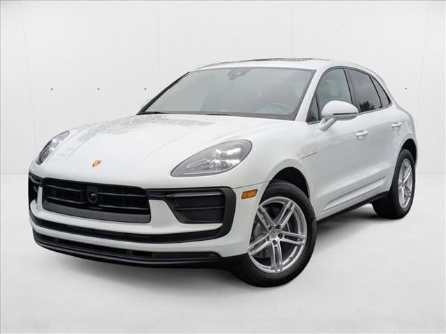 Used 2025 Porsche Macan image 1