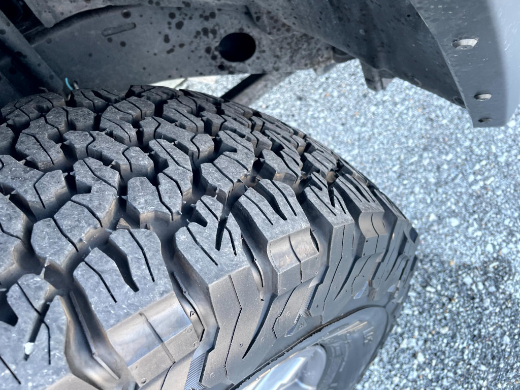 Used 2025 Jeep Wrangler Sport AWD/4WD image 7