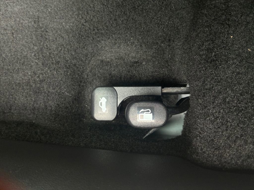 New 2026 Hyundai Elantra Limited image 22