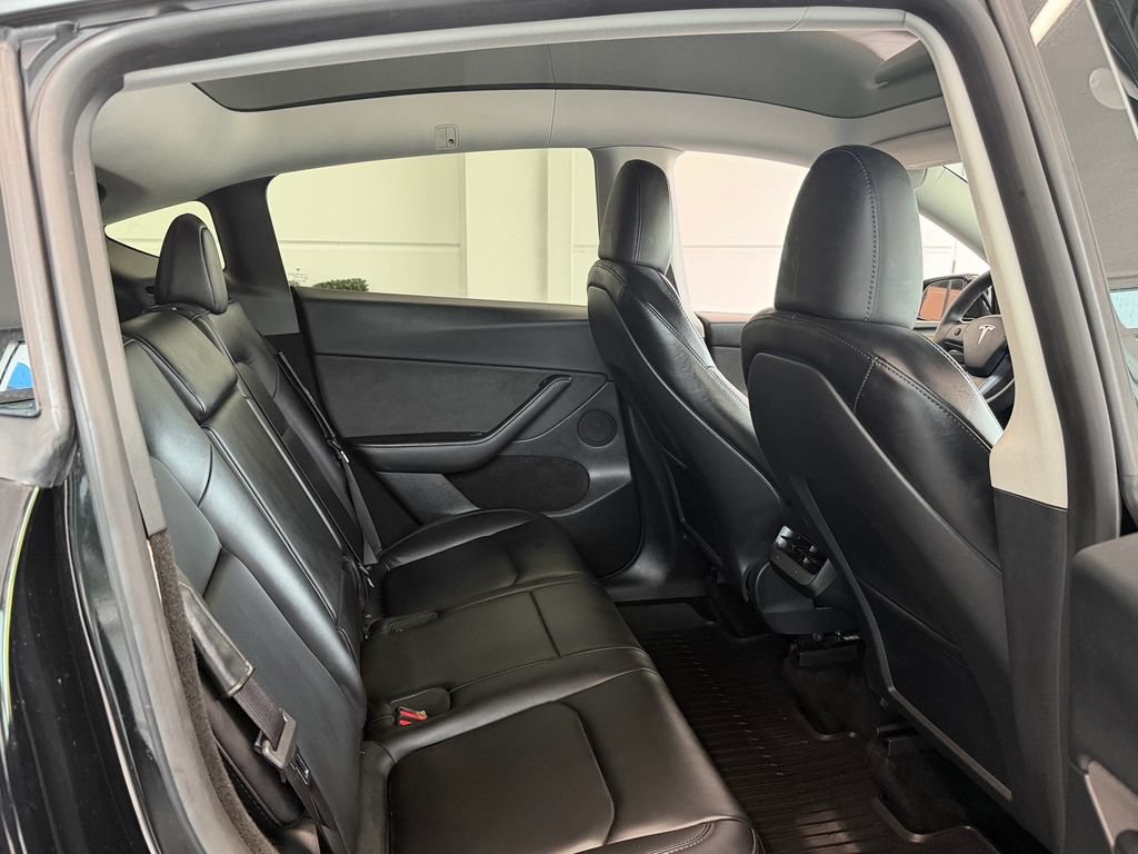 Used 2023 Tesla Model Y 2WD image 13