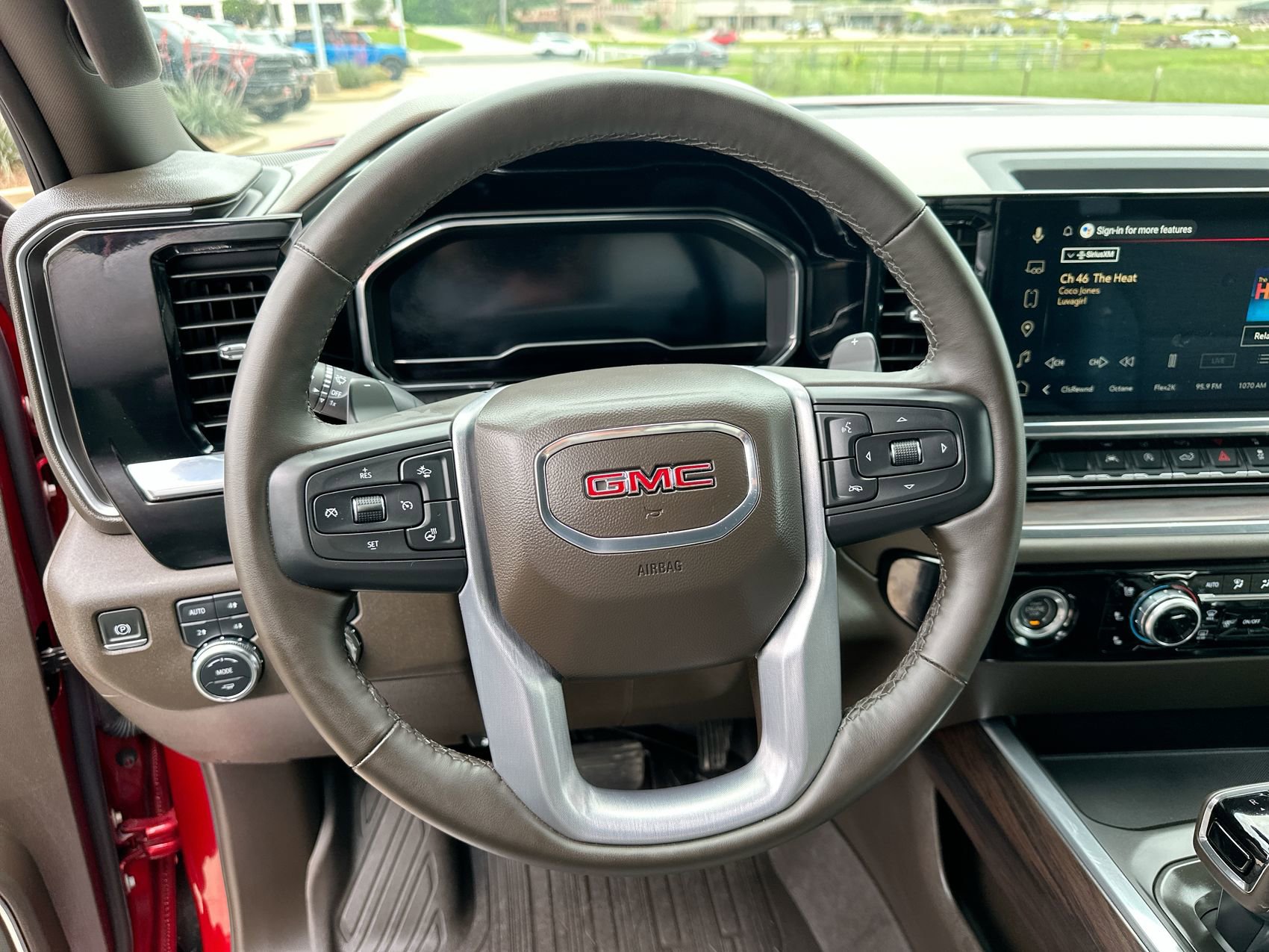 Used 2024 GMC Sierra 1500 SLT w/ SLT Premium Package AWD/4WD image 14