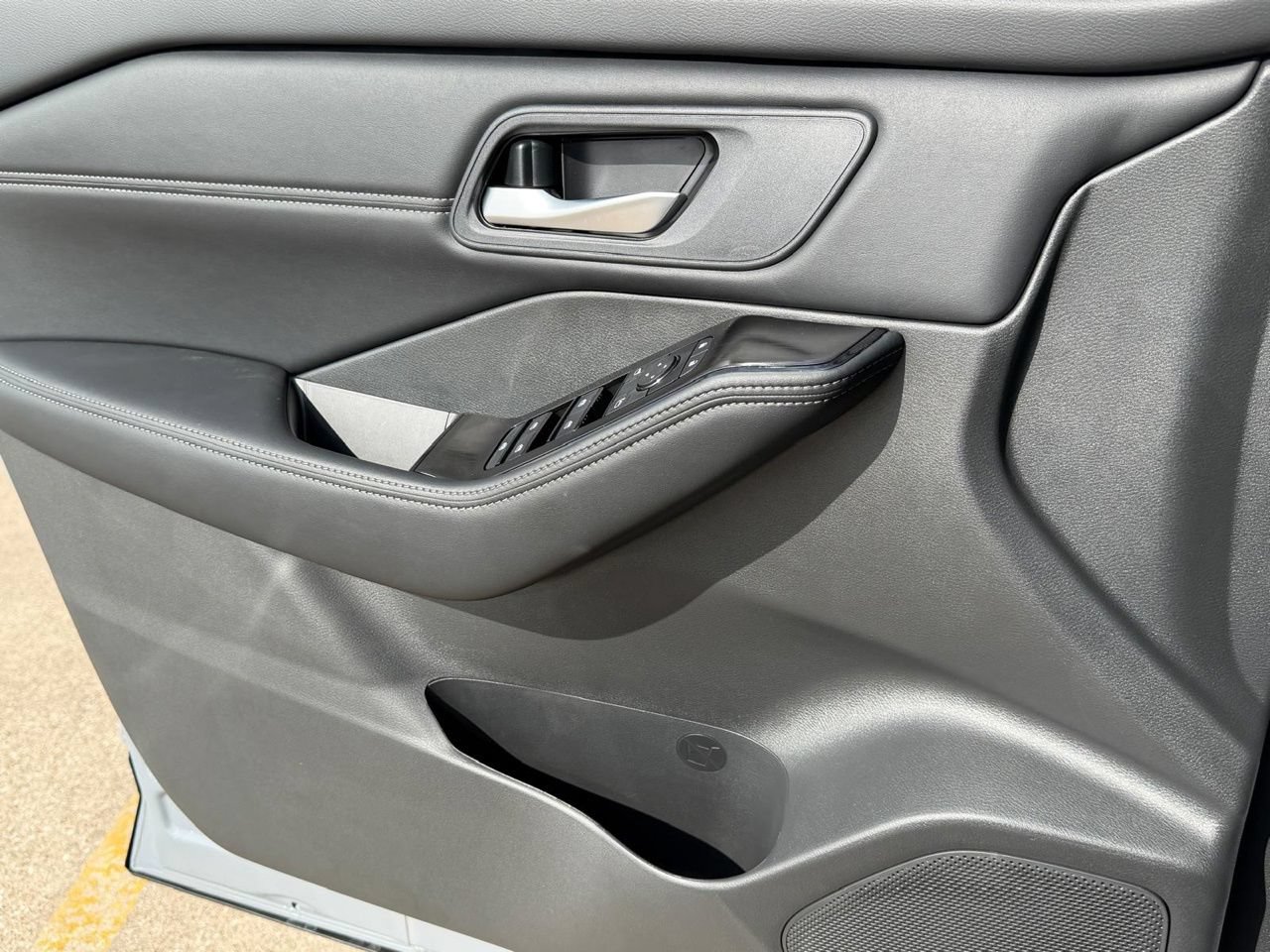 New 2026 Nissan Rogue Dark Armor FWD image 17