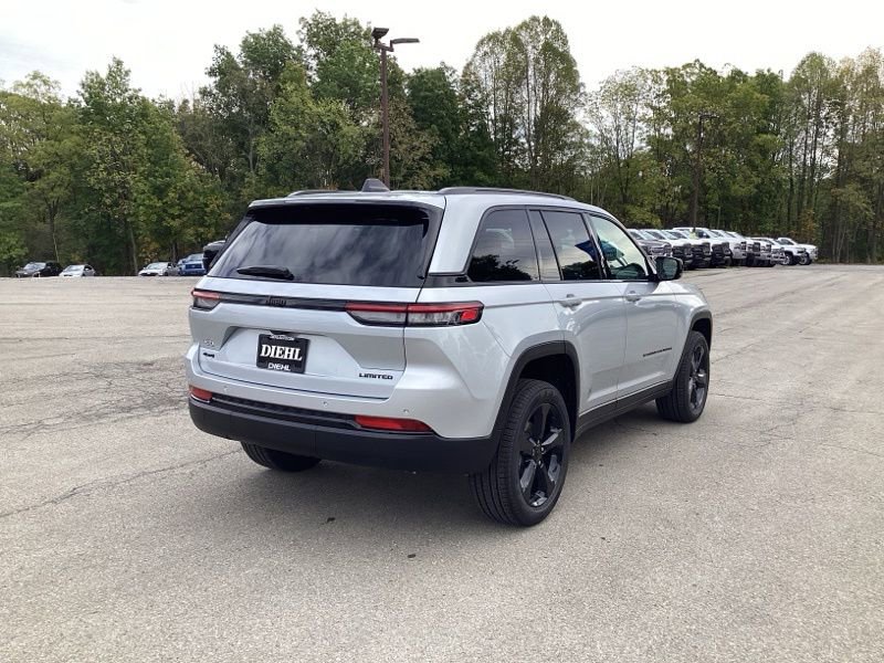New 2025 Jeep Grand Cherokee Limited w/ Black Appearance Package image 7