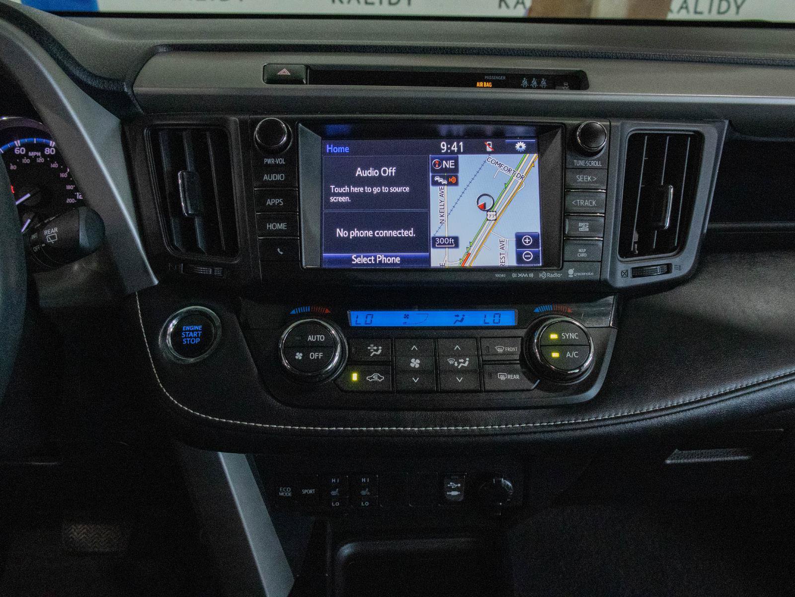 Used 2017 Toyota RAV4 Limited image 4