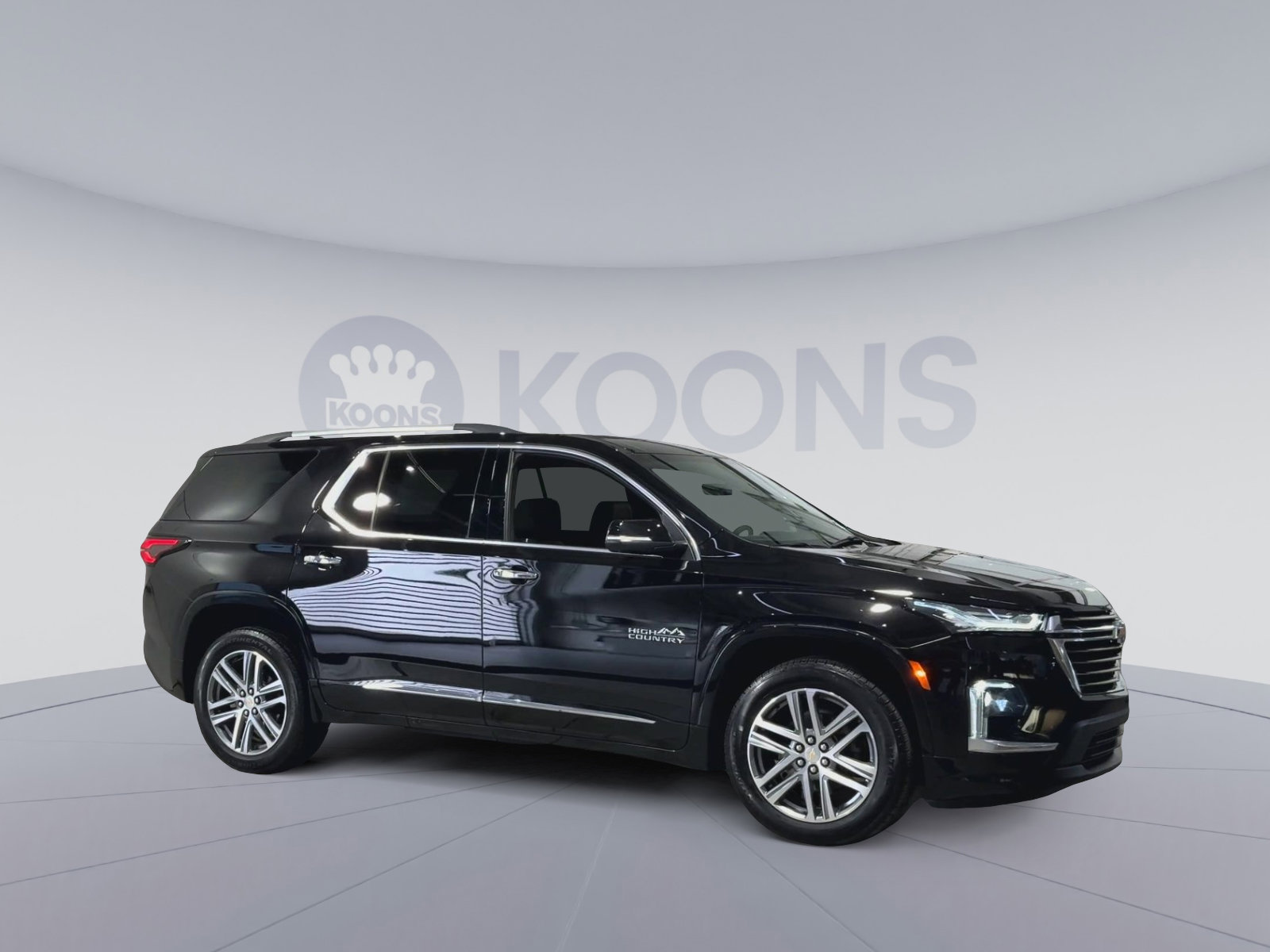 Used 2023 Chevrolet Traverse High Country image 2