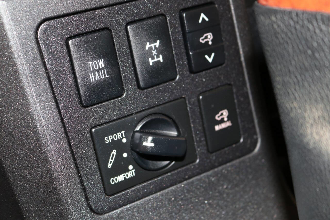 Used 2020 Toyota Sequoia Platinum image 64