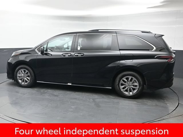 Used 2026 Toyota Sienna XLE AWD/4WD image 4
