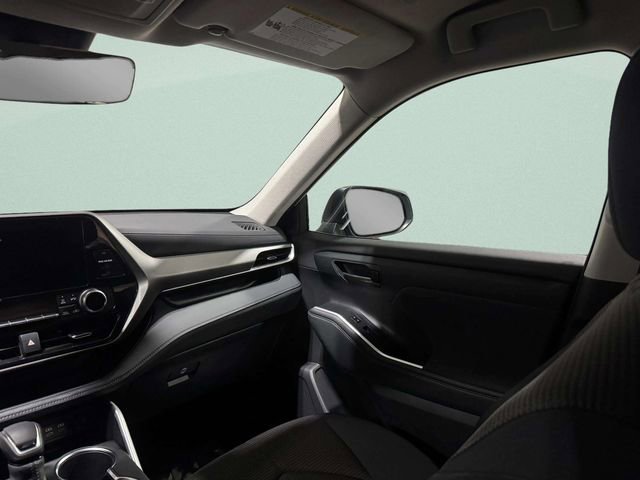 Used 2024 Toyota Highlander LE image 13