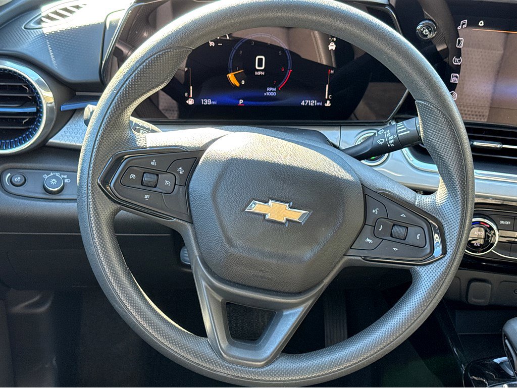 Used 2024 Chevrolet Trax LT FWD image 14