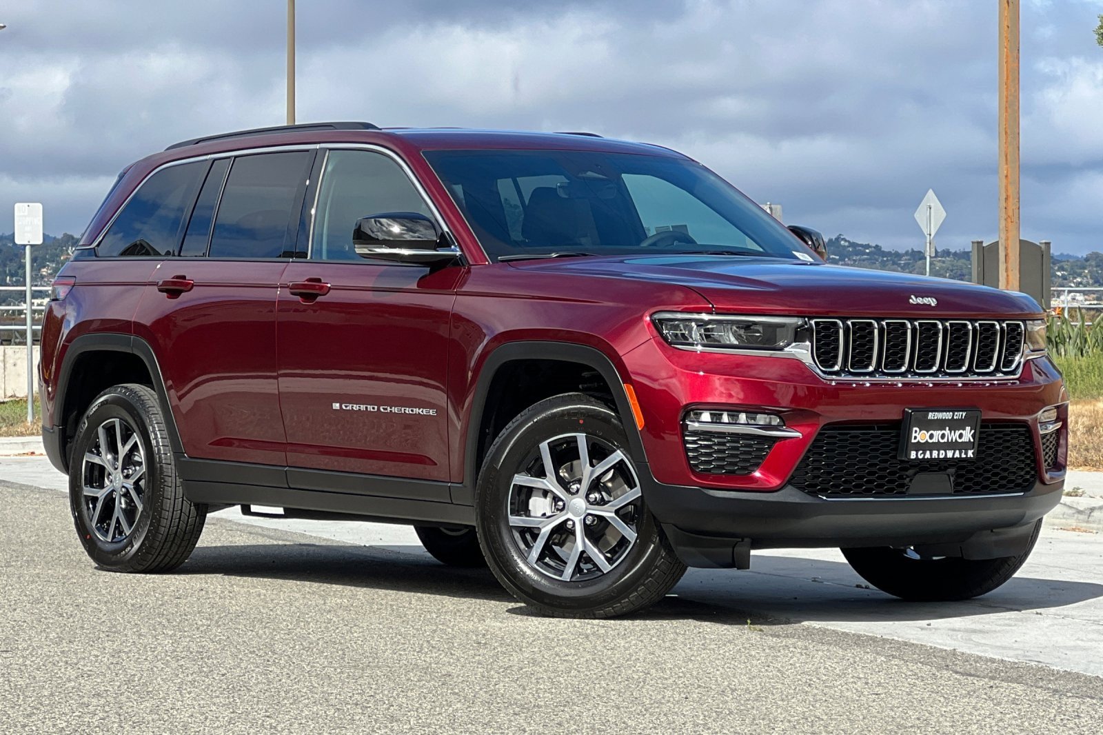 New 2025 Jeep Grand Cherokee Limited image 2