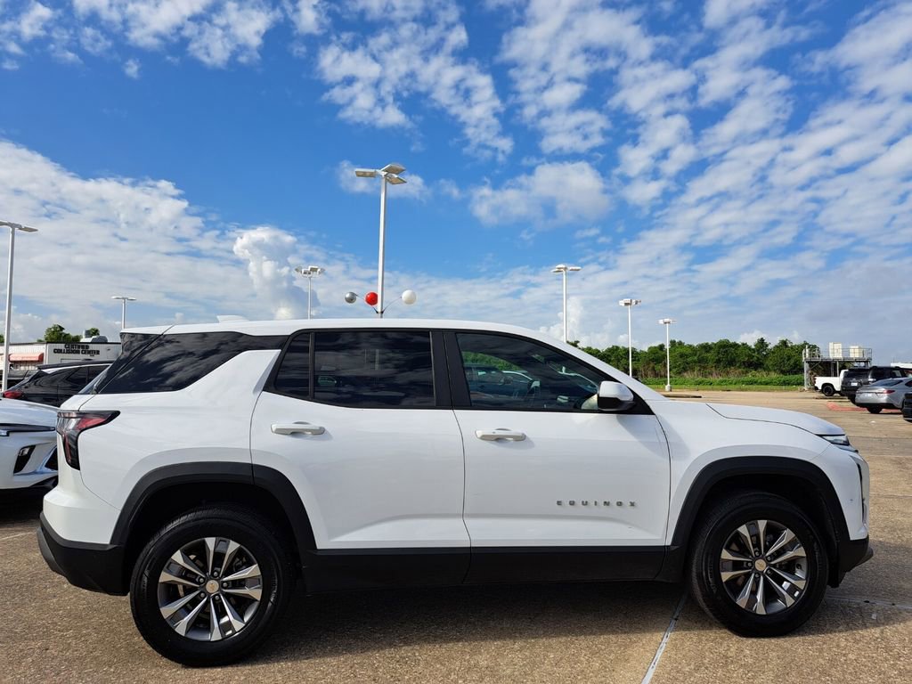 Used 2025 Chevrolet Equinox LT FWD image 4