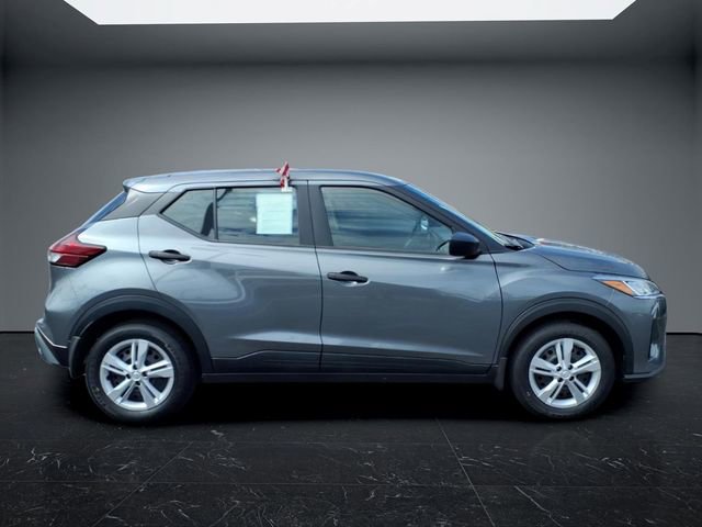Certified 2025 Nissan Kicks Play S FWD image 2