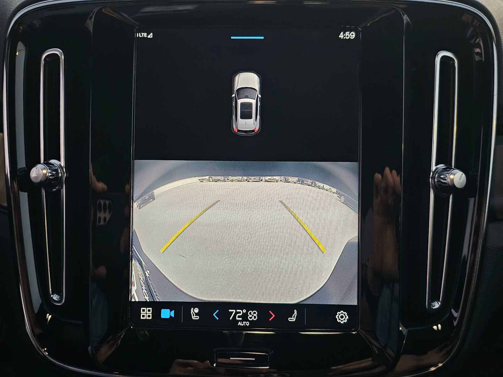 Used 2023 Volvo XC40 Recharge Ultimate image 27