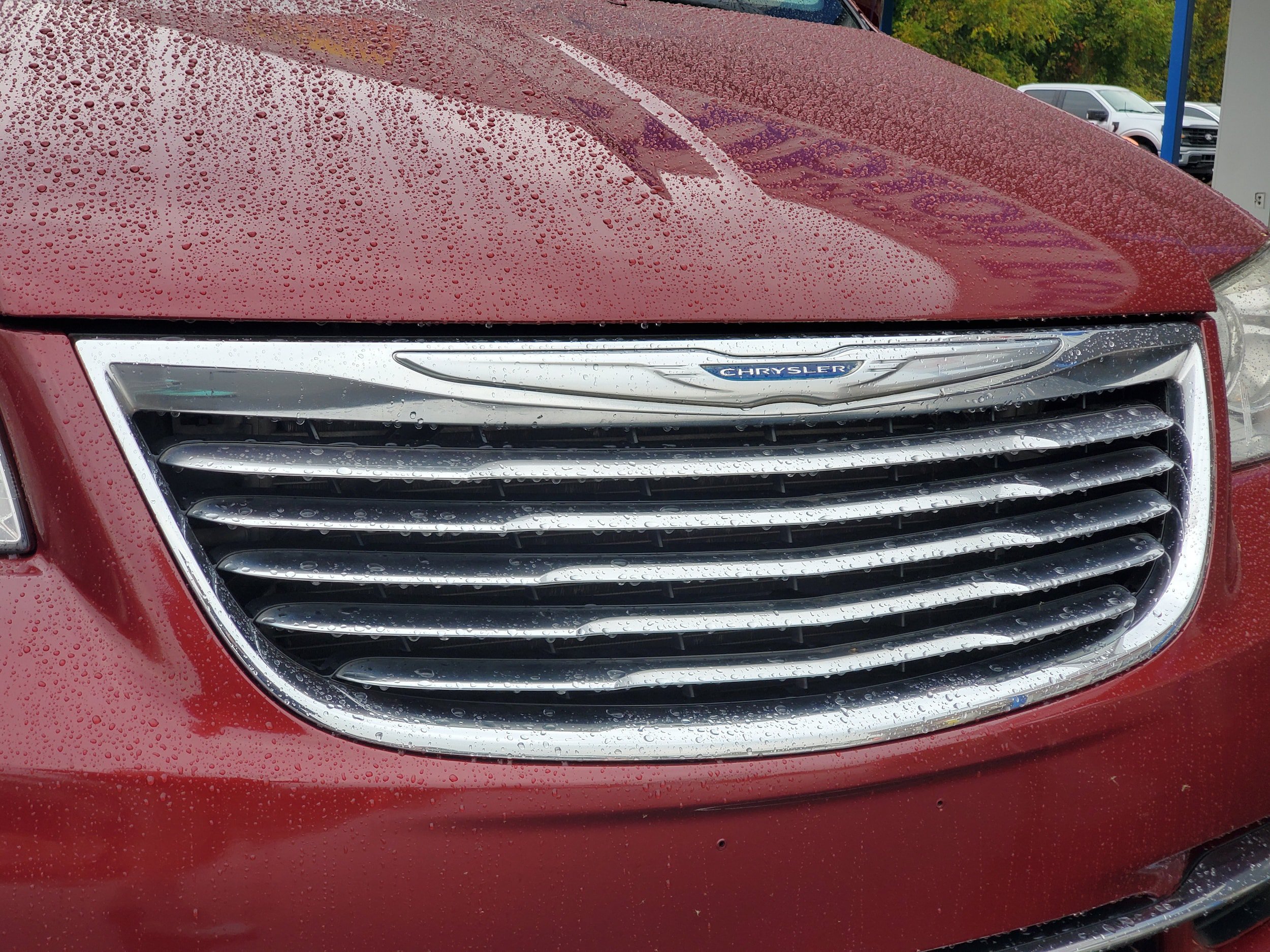 Used 2016 Chrysler Town & Country Touring FWD image 7