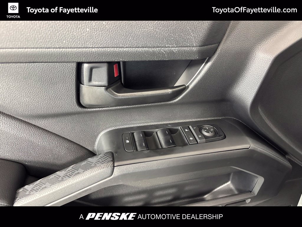 Certified 2024 Toyota Tacoma SR AWD/4WD image 22
